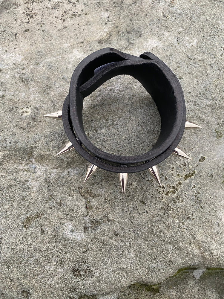 Leather Wristband with spikes 2