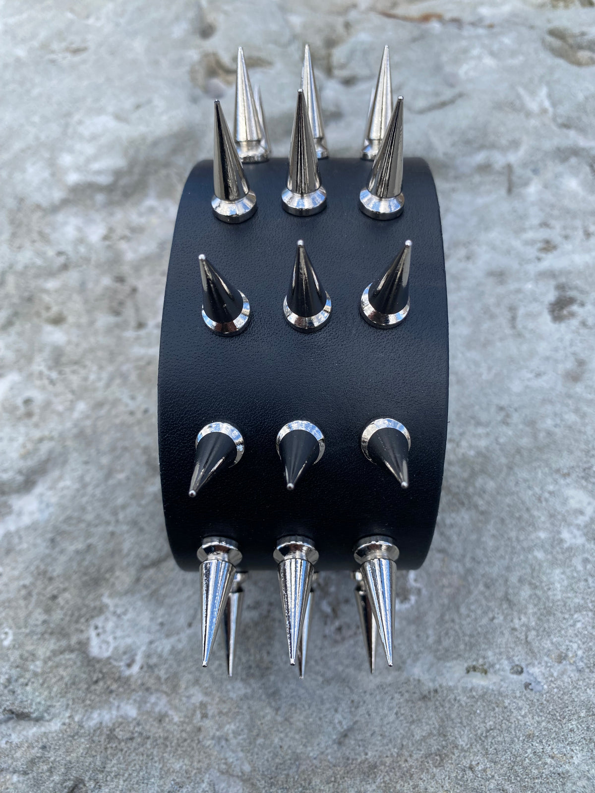 Leather Wristband 3 Row Large Spike Large size..
