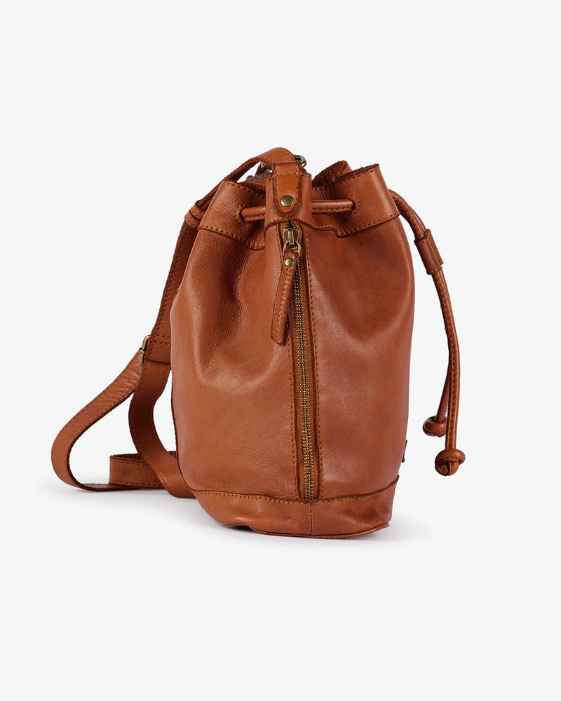 Beholder Lila Saddle Tan Leather Bucket bag