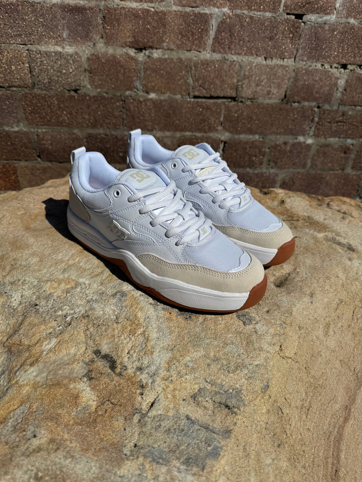 DC Ascend White Gum