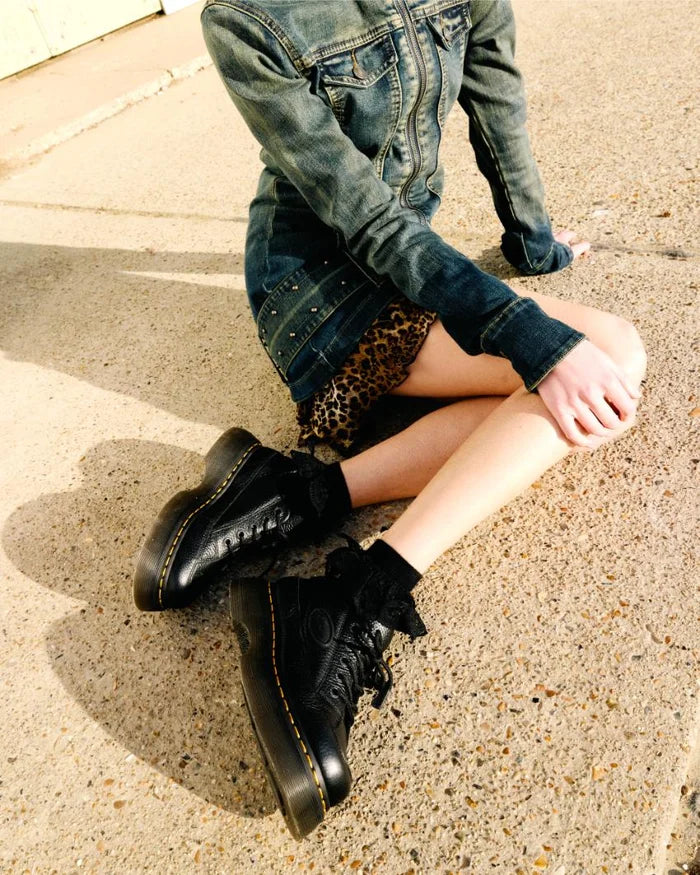 Dr Martens Buzz Nappa Black