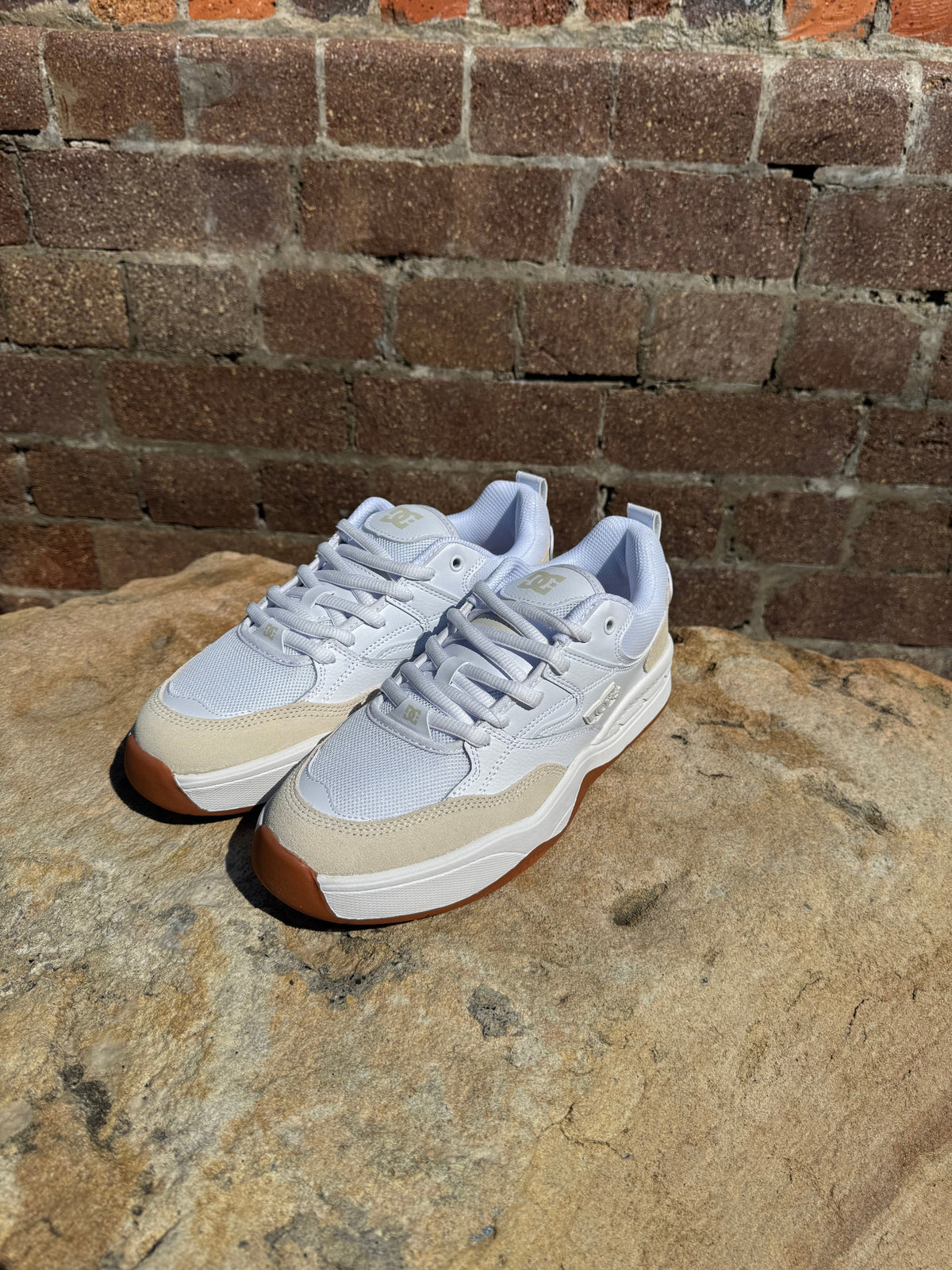 DC Ascend White Gum