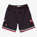 Mitchell & Ness Chicago Bulls 1996-97 Black Swingman Shorts