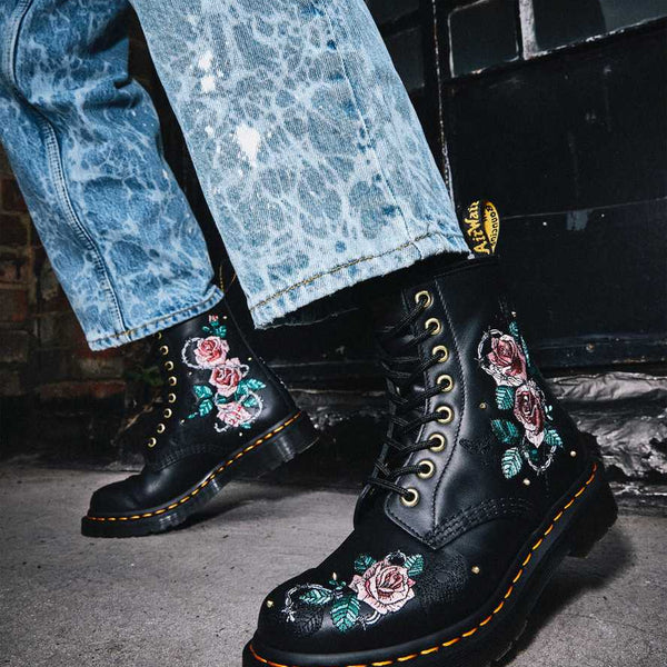 Dr Martens 1460 Vonda Chain Eye Boot Vonda Black Nappa Floral