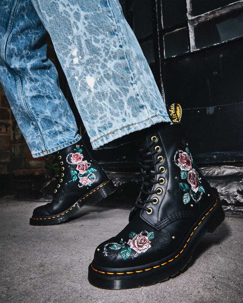 Dr Martens 1460 Vonda Chain Eye Boot Vonda Black Nappa Floral
