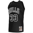NBA Swingman White Logo Jersey Bulls 97 Scottie Pippen Black  Mitchell & Ness  NUMBER 33