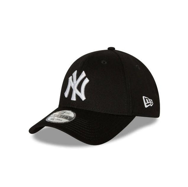 New Era New York Yankees Black 9FORTY Strap back Cap