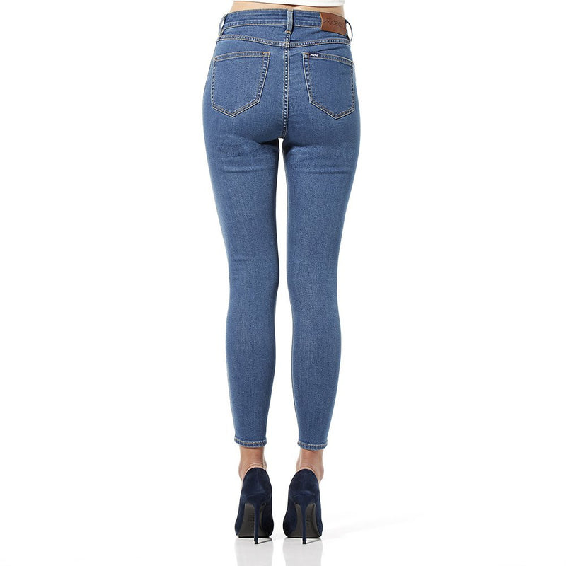 Riders By Lee Hi Rider Blue Pop Jeans Super high-rise jean, slim through the leg with a cropped leg length in a salt and pepper mid blue wash Reach dizzying heights. With an ultra high-waist, cropped leg length and flattering back pockets you'll be retro rising in our Hi Rider jean. Salt and pepper mid blue wash Contra Famous Rock Shop Newcastle NSW Australia