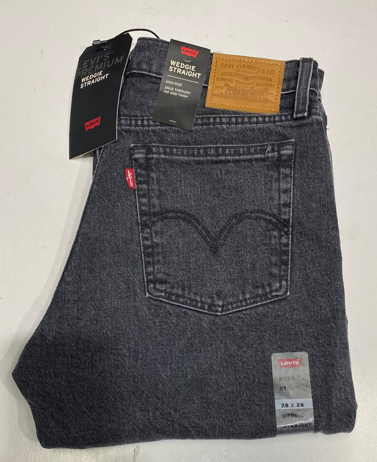 Levi's Women's Wedgie Straight Jeans 34960072